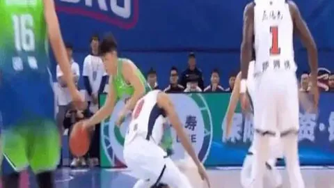 “新加坡举办汇丰女子高尔夫世锦赛，殷若宁等顶尖选手角逐赛场”